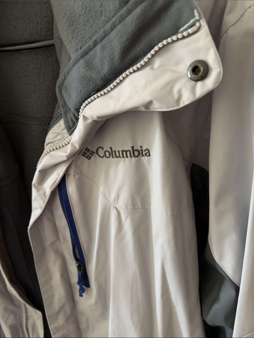 Columbia Light Gray and Dark Gray Hooded Waterproof Interchangeable Jacket (L) - Picture 3 of 14